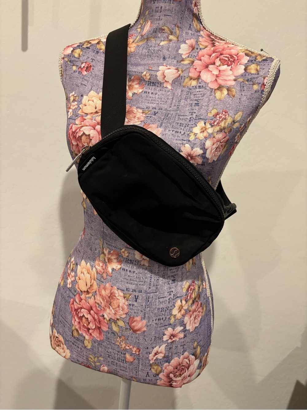 Lululemon Everyday Black Crossbody belt Bag